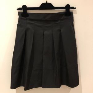 Nanette Le Pore black high waisted skirt